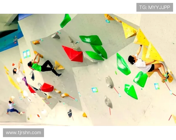 重庆攀岩队实力提升引发热议攀岩运动新风潮